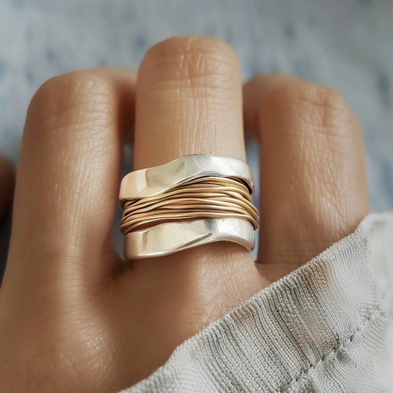 Anello con Filo d'Oro e Argento