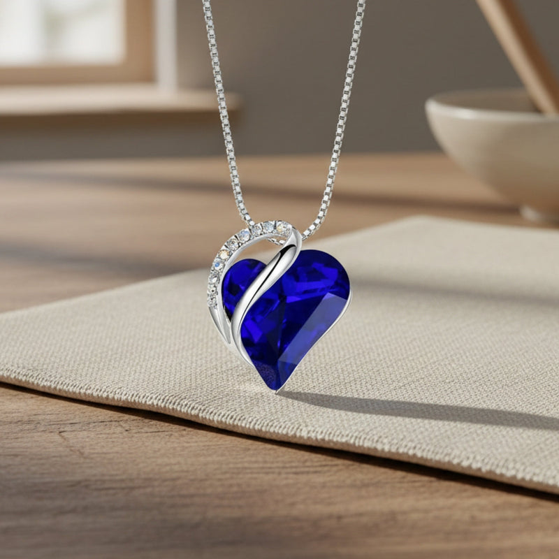 Collana Infinity Heart in Zaffiro