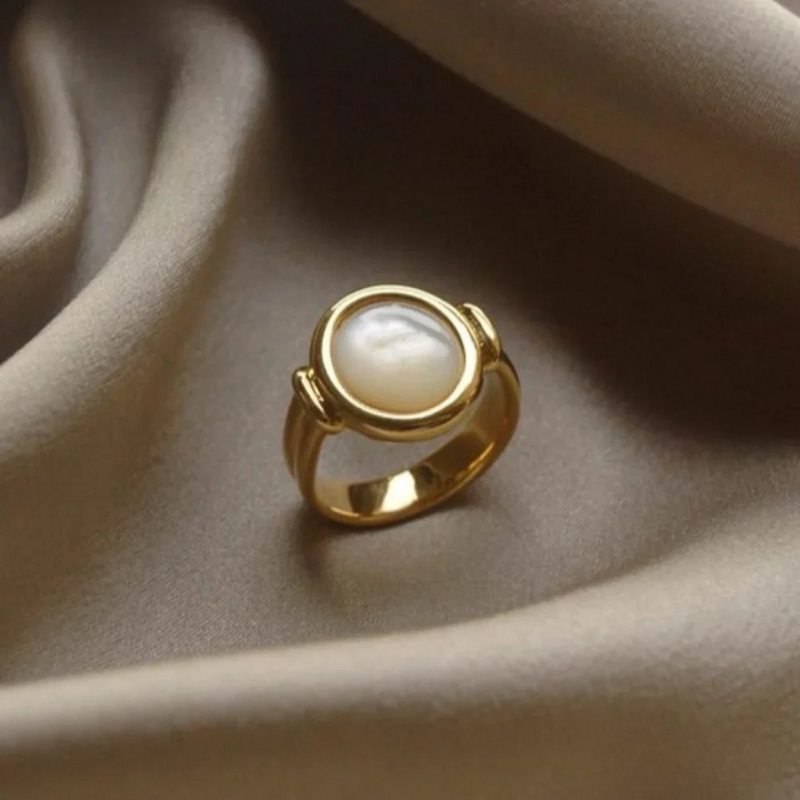 Anello Elegante con Perla Chic