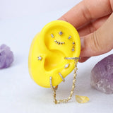 Stud per Piercing Piatto a Curva con Cinque Petali in Titanio