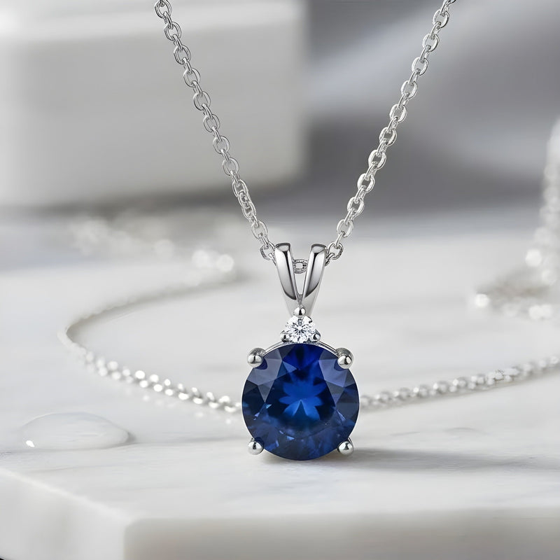Collana con Zaffiro a Taglio Rotondo