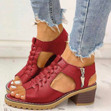 Sandali con tacchi alti eleganti