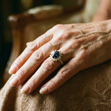 Anello con Zircone Blu Scuro Brillante