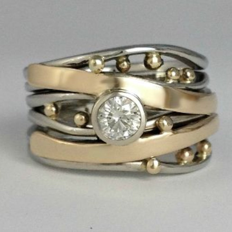 Anello in Zirconia Incastonato in Oro Vintage Reale