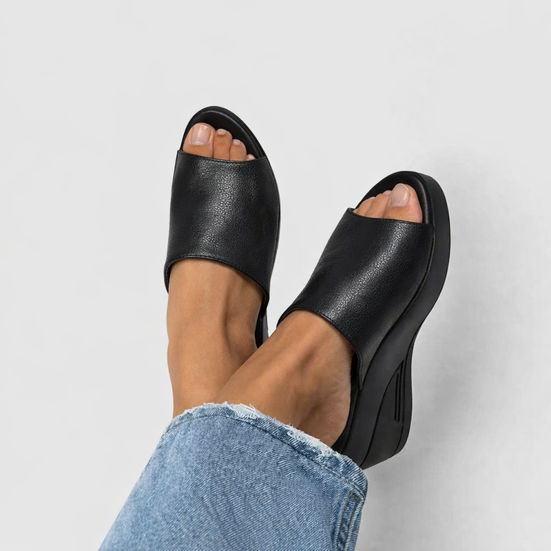 Sandali ortopedici slip-on con suola rialzata
