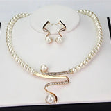 Set collana e orecchini con perle naturali