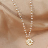 Collana con pendente a margherita di perla