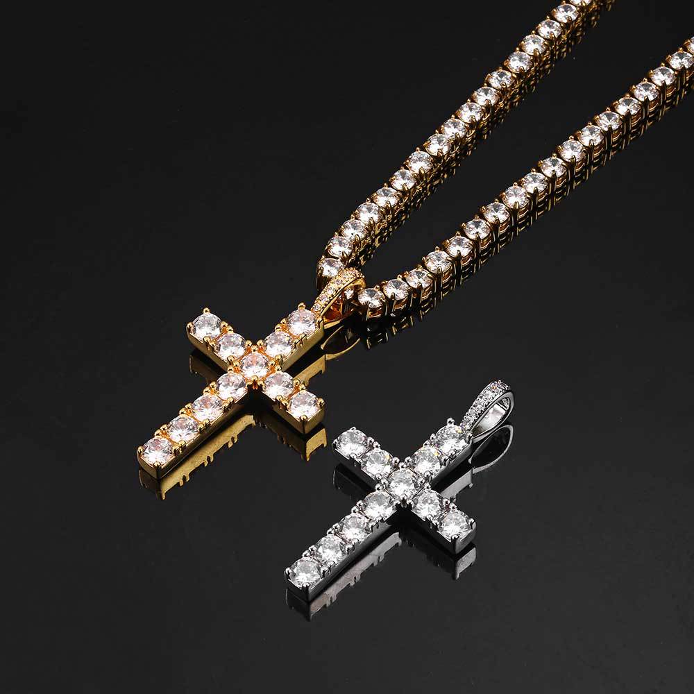Collana Elegante Classica con Croce in Oro