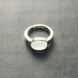 Anello Dichiarativo Regolabile in Argento con Cabochon Bianco
