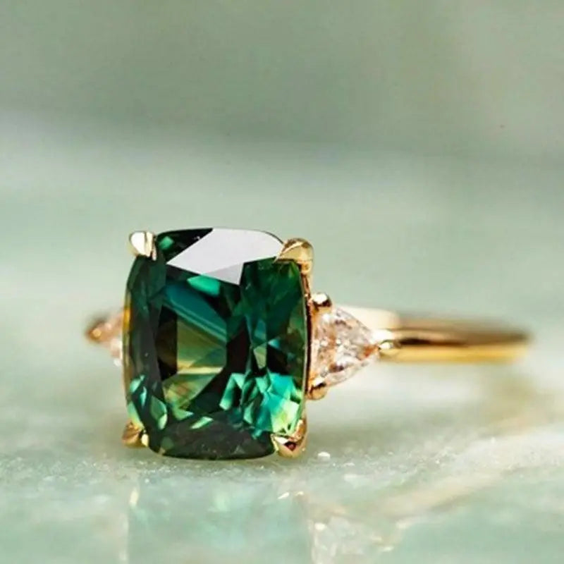 Anello Elegante Quadrato con Smeraldo