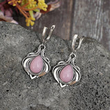 Orecchini in stile vittoriano vintage con goccia d'acqua intarsiata con pietre rosa