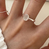 Anello Minimal in Pietra di Luna Ovale Argento