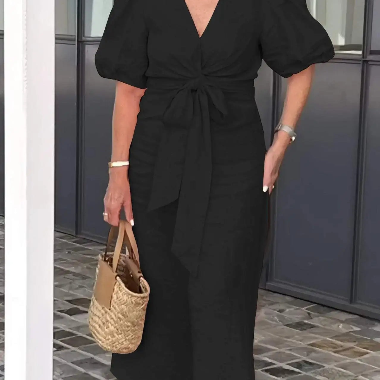LYNORA | ABITO MIDI ELEGANTE CON SCOLLO A V