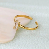 Anello d'Oro Delicato Regolabile con Gemma Colorata