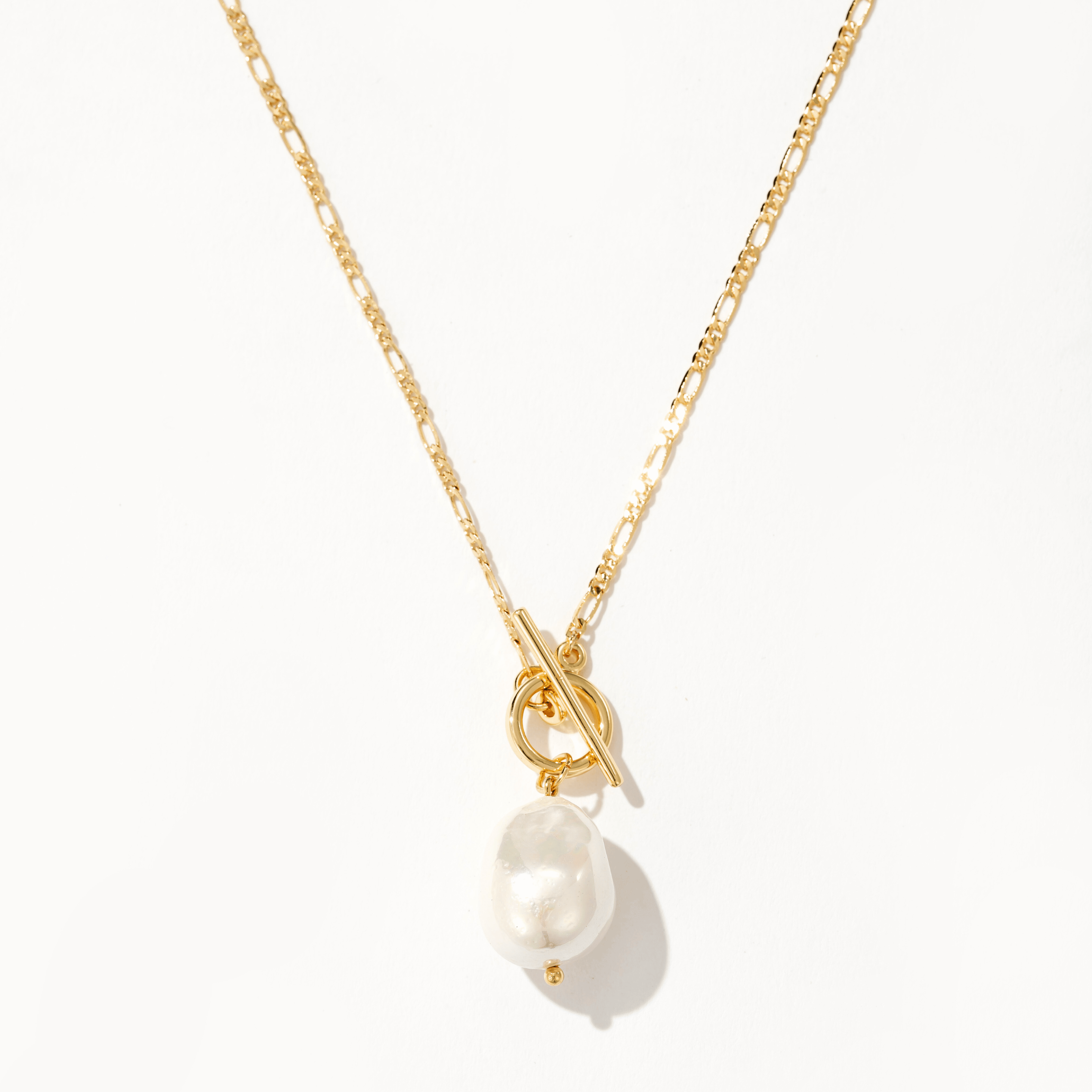 Collana Elegante con Perla Dorata