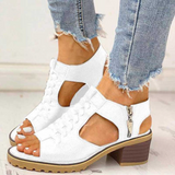 Sandali con tacchi alti eleganti