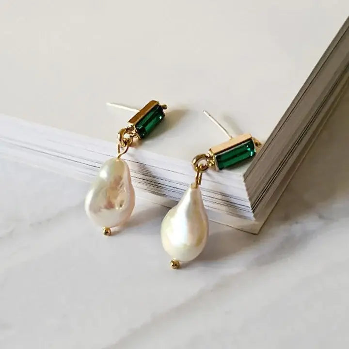 Orecchini con Perle e Smeraldi in Oro