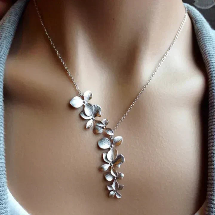 Collana Vintage in Argento con Fiore