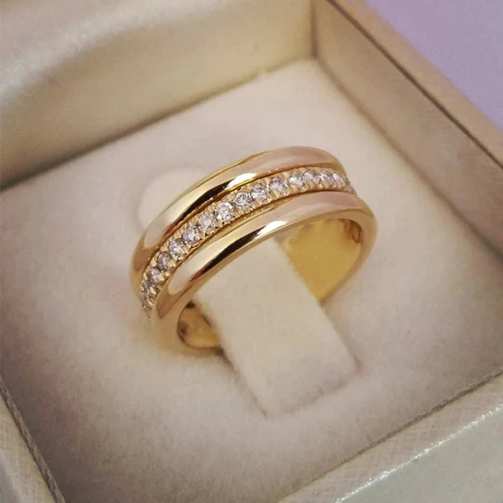Anello con montatura vintage in zirconia cubica