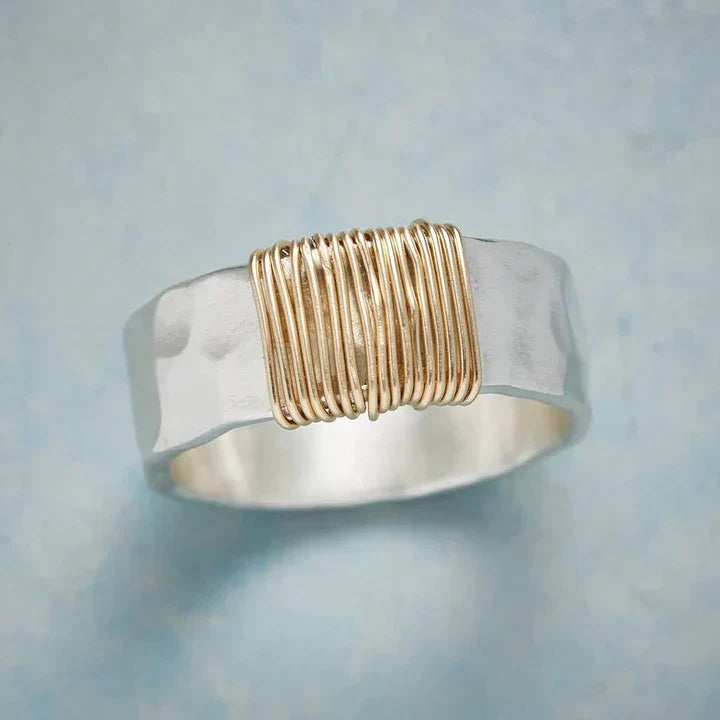 Anello d'Argento con Fili Dorati Vintage
