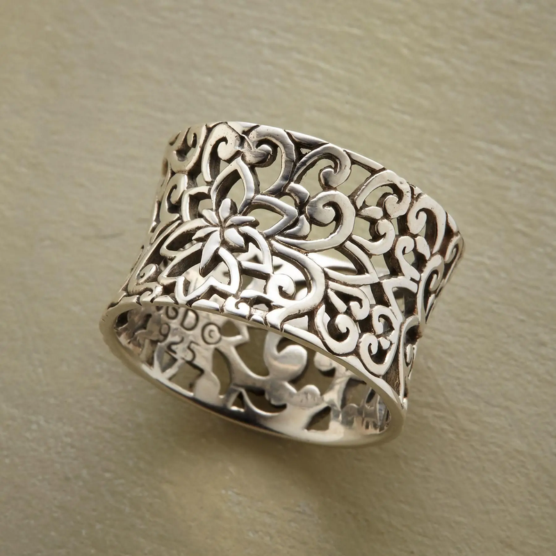 Bonnie - Anello Hollow Vintage in Argento