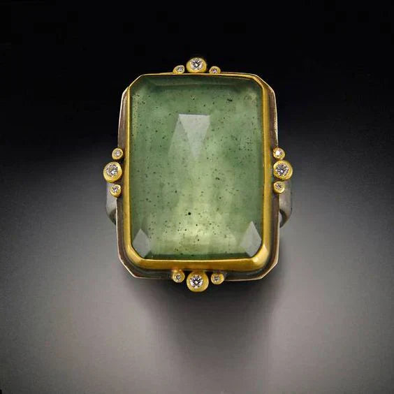 Anello d'Oro in Vetro Verde Vintage
