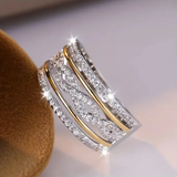 Anello intrecciato brillante con zirconia