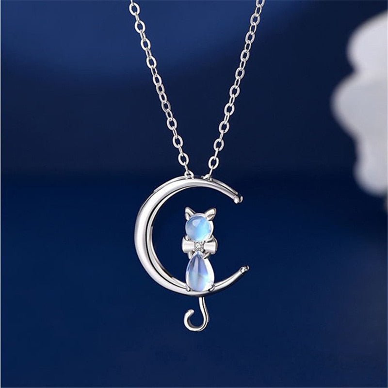 Collana a Mezzaluna in Pietra della Luna e Gatto
