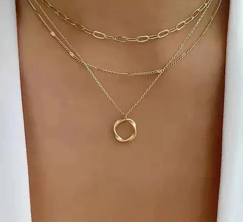 Collana Classica in Oro con Design a Pendente